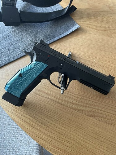 CZ7